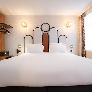 De L'esperance 4*, Paris France